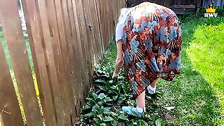Mature Married MILF got Stuck in the Fence, a Neighbor Helped and Fucked Her.